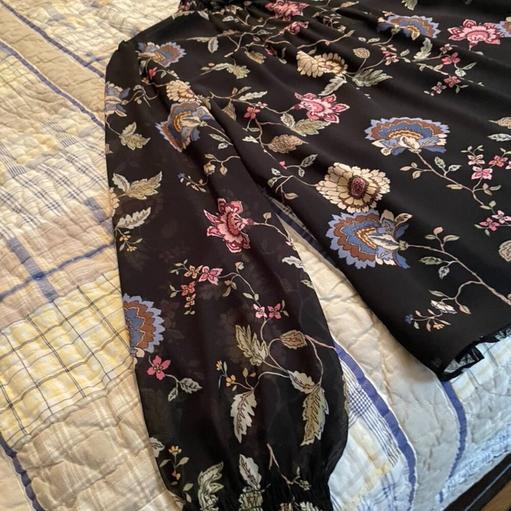 Sheer blouse with ruffle - Picture 5 of 8